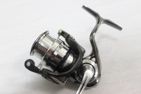 Daiwa ダイワ '18 EXIST イグジスト FC LT 2000S-H【中古Cランク