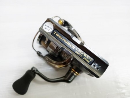 SHIMANO シマノ '24 TWINPOWER ツインパワー C2500SXG【中古Sランク】